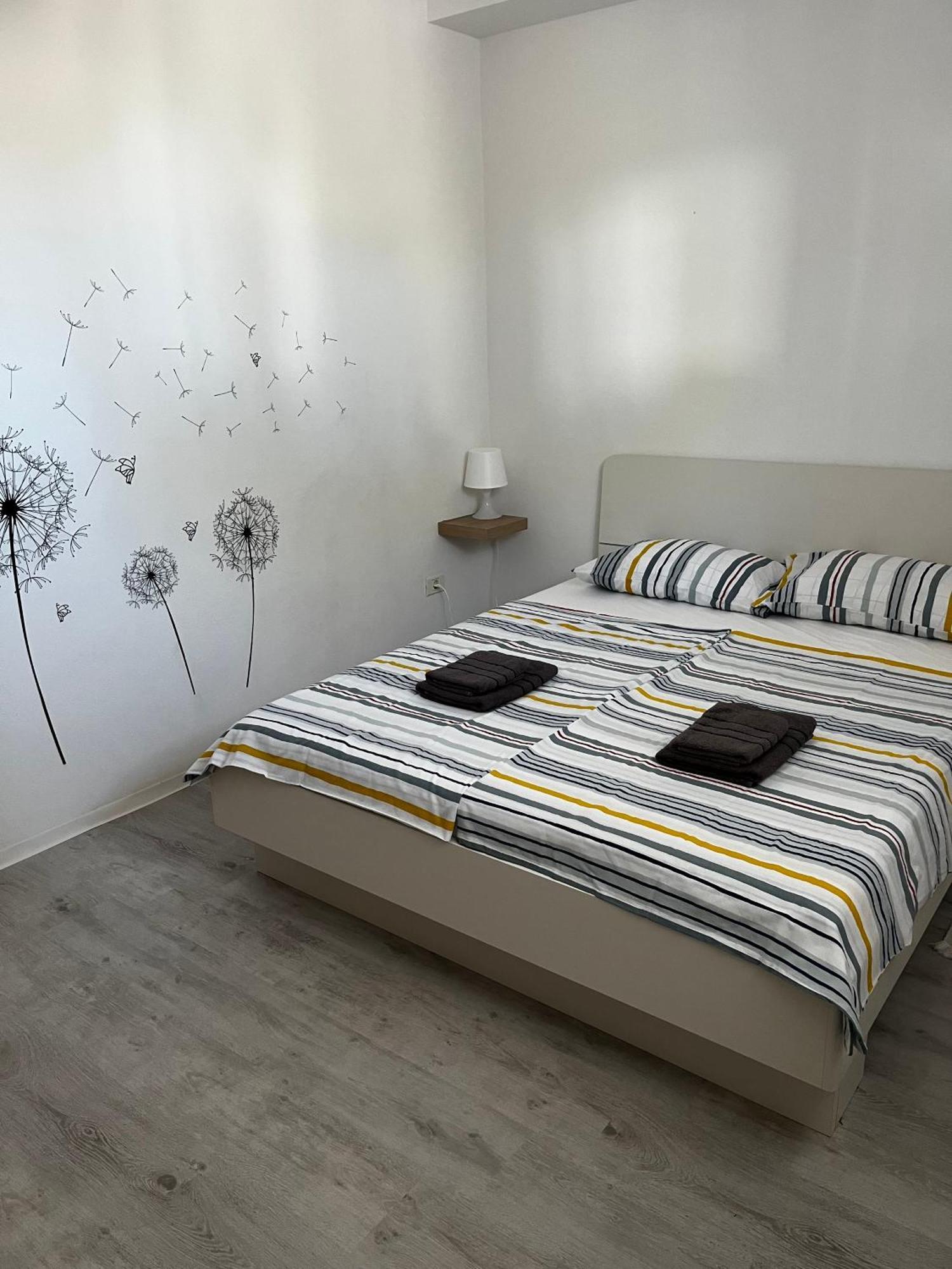 شقة Apartma Sunny إيزولا المظهر الخارجي الصورة